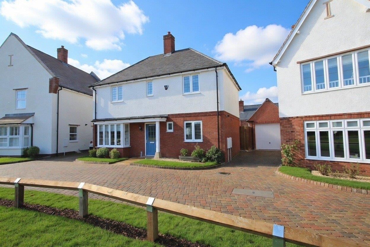 3 bed property in Reitenbach Grove, Stourbridge